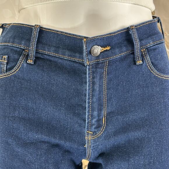 Old Navy Slim Midi Denim Shorts Size 8 Dark Rinse Cuffed‎ Jean Casual Classic - Picture 10 of 12